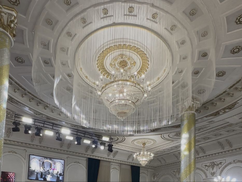 To’yxona lyustrasi sotiladi