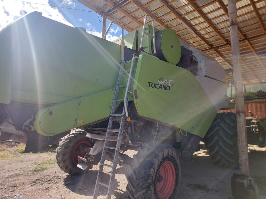 Комбайн Claas TUCANO 440
