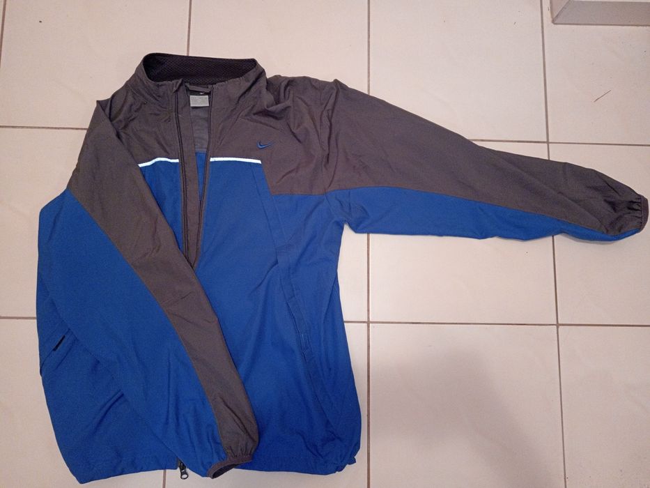 Hanorac Nike Vintage

Marime: M
Conditie: 10/10
Pret:80

Pentru mai mu