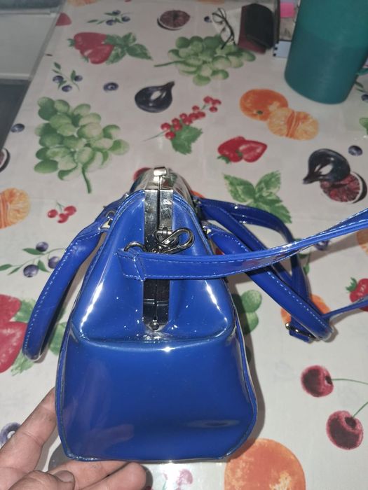 Продам сумку лакированая кожа