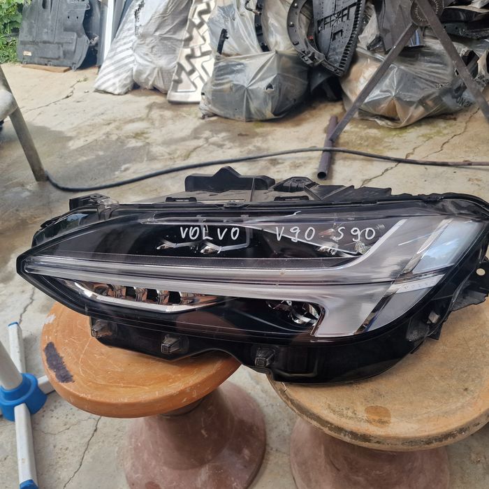 Volvo V90 S90 ляв фар