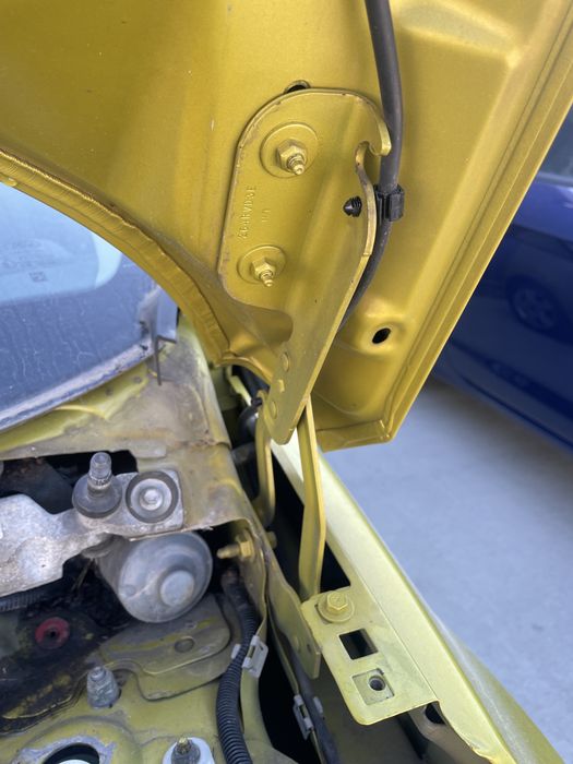 Balamale capota Ford Fiesta