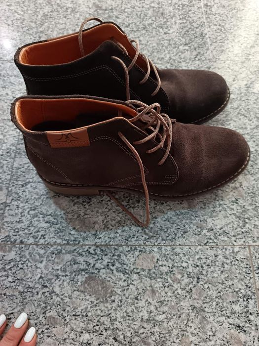 Продавам дамски обувки кларкове