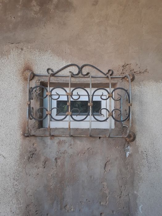 Срочно продам решотки и перила