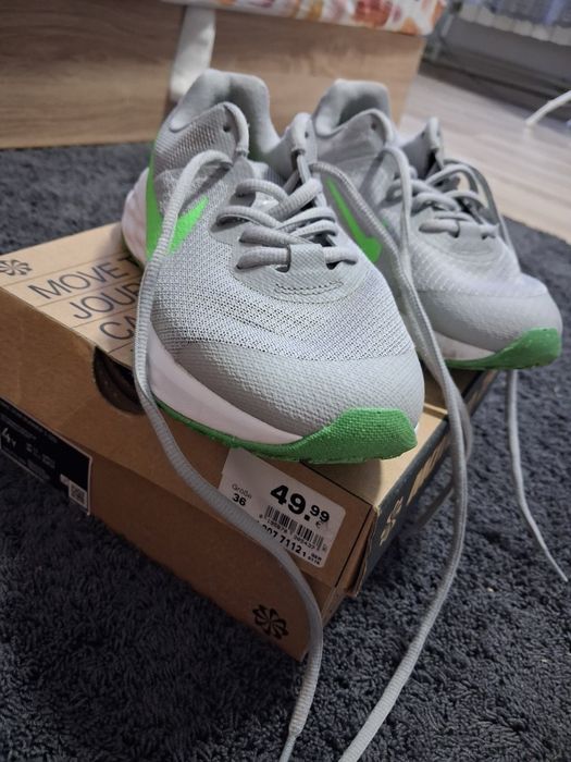 Маратонки Nike Revolution 6