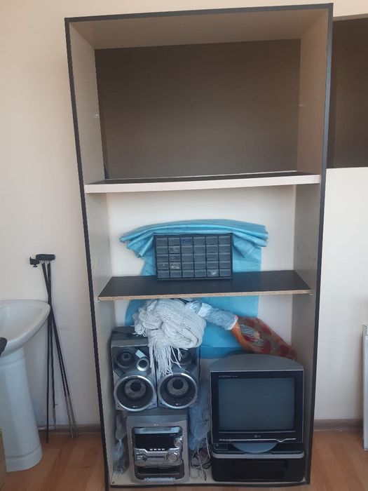 Продам шкафы срочно..