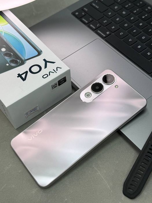 Vivo Y04.