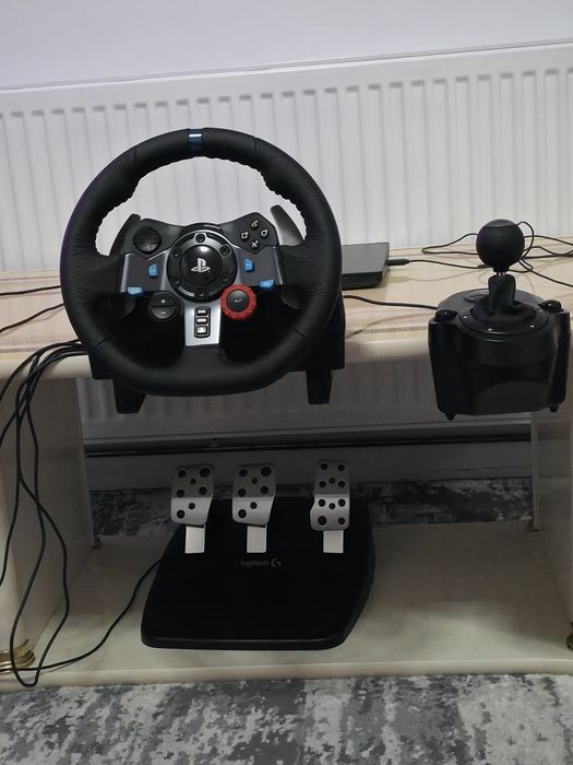 Volan Logitech G29 PC / PS4 / PS5 + Schimbător de viteze Logitech Shifter
