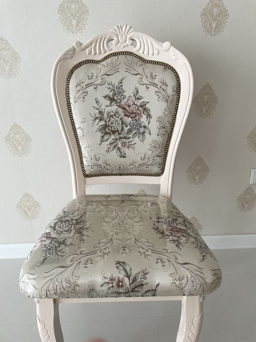 Продам 6 стульев