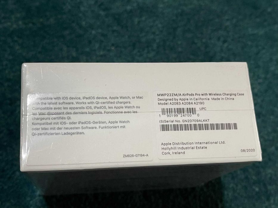 Слушалки Apple AirPods Pro with Wireless Charging Case