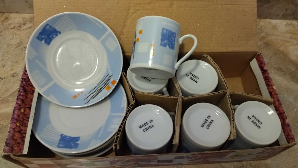 Порцеланови чинии ,Чаши-порцелан,Метална поставка-прибори,кантар,Brita