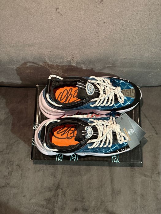 Versace Chain Reaction