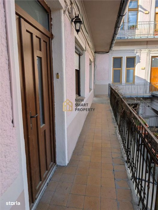 De vanzare apartament 3 camere Palatul Fuchsl