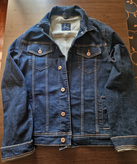 Geaca din denim.