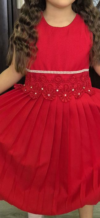 Рокля клоширана в червен цвят