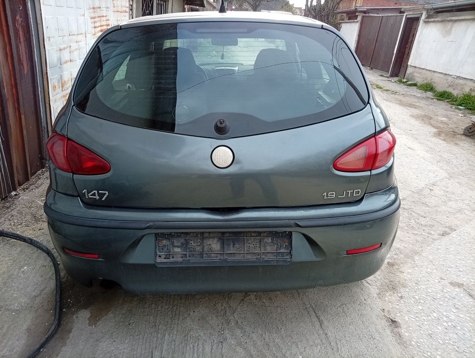 Алфа 147 1.9 jtd на части