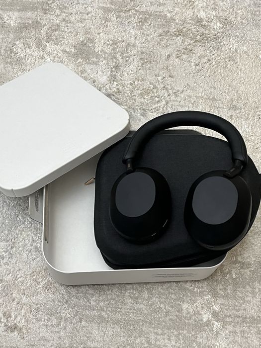 Sony WH-1000XM5 черный