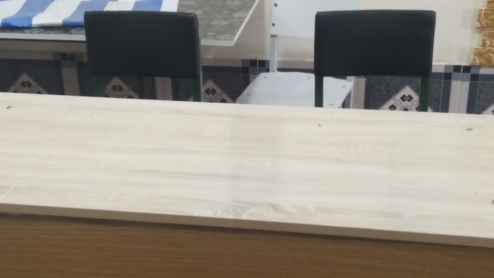 Продаётся парта.