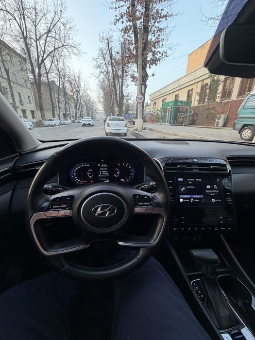 Hyundai Tucson kraska toza 4x4 polni privid