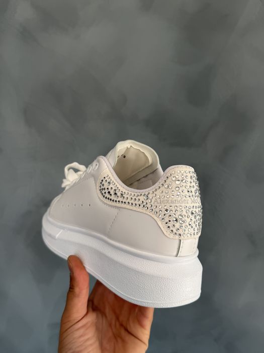 Alexander Mcqueen с камъни