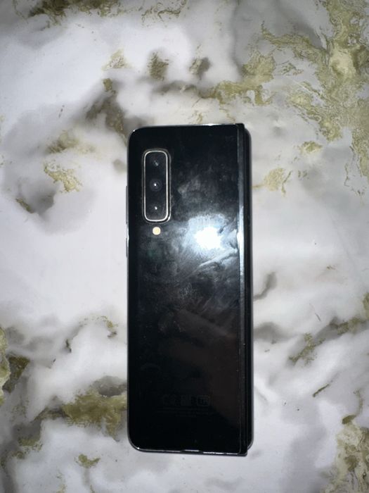 Galaxy Fold б/у.