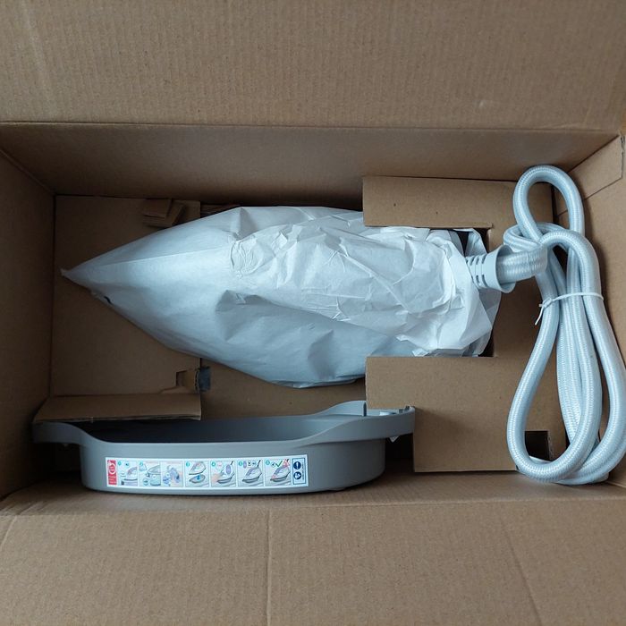 Statie de calcat cu abur Philips seria 2000 PSG2000/20, 2400 W, 6 bari, jet de abur 110 g/min, Talpa ceramica