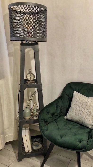 Lampadar Stil Industrial
