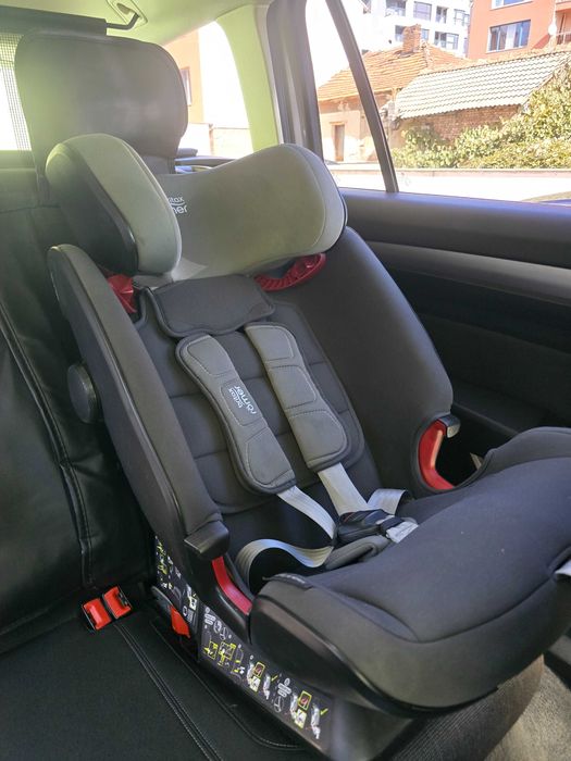 Britax Romer Advansafeix IV R. Детско столче за кола