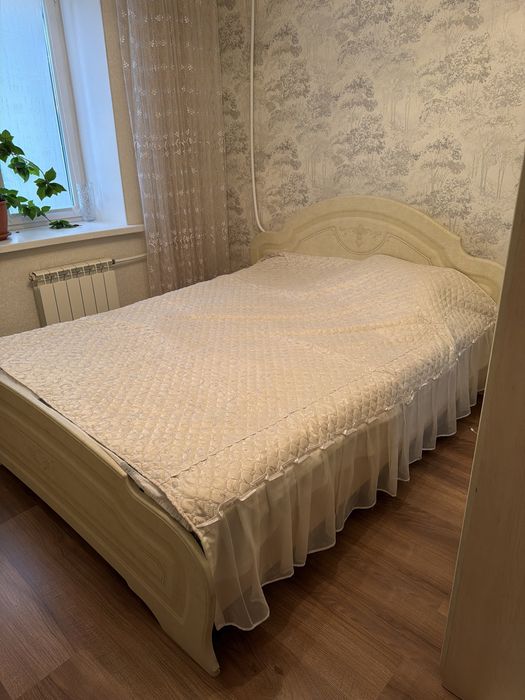 Спальный гарнитур б/у