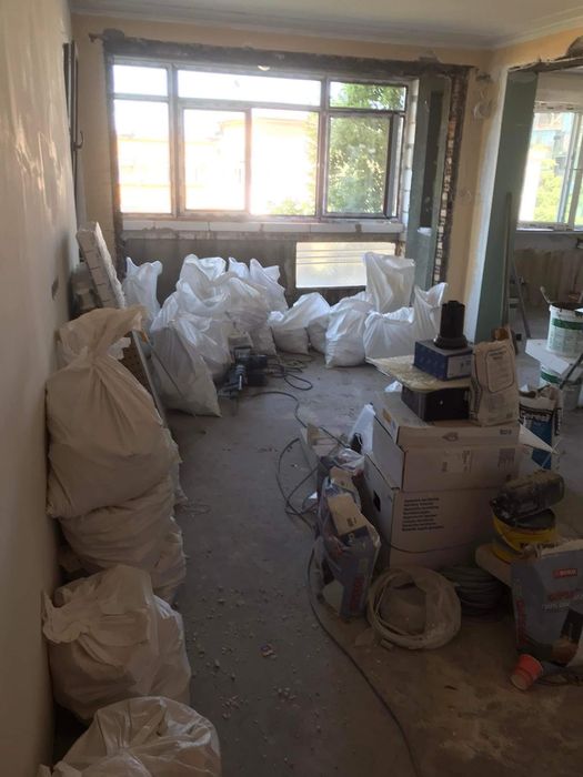 Къртене и извозване на строителни отпадъци