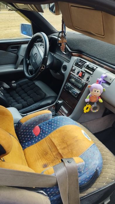 Продам mercedes w210