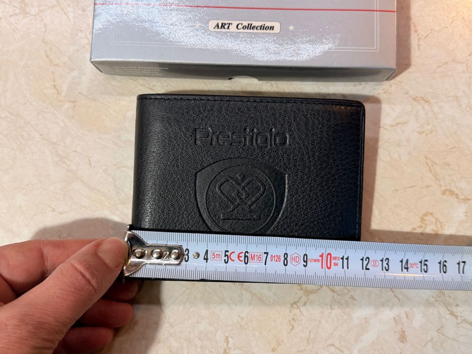 Кожен мъжки портфейл