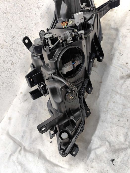 Оригинален фар  Toyota Land Cruiser Prado J150 Full Led