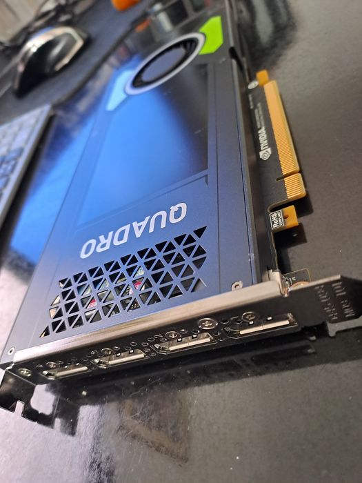 Vand placa Nvidia Quadro P4000 8GB