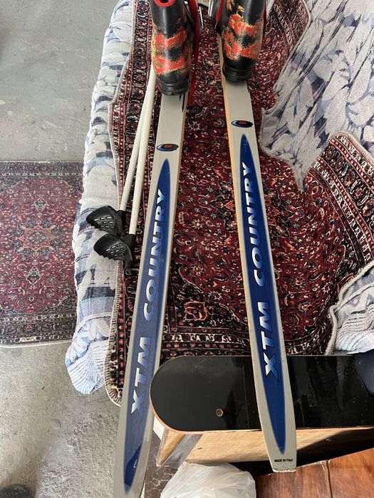 Продается горные лыжи