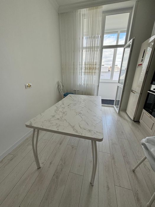 Продам кухонный стол за 30000тг