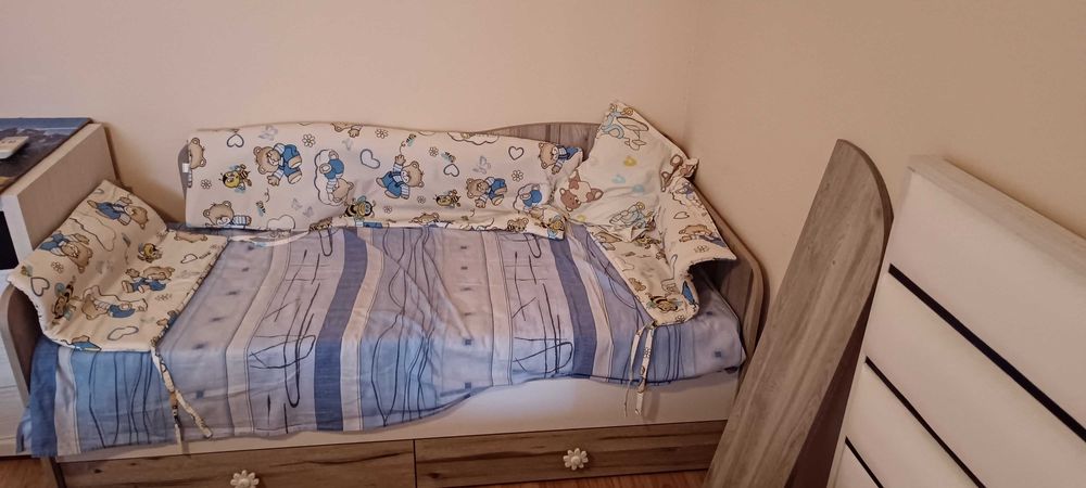 Детско легло,използвано