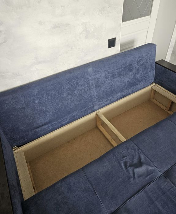 Диван.              .