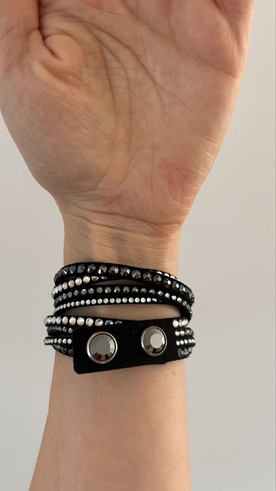 Елегантна черна гривна с кристали Swarovski – неразличима от нова