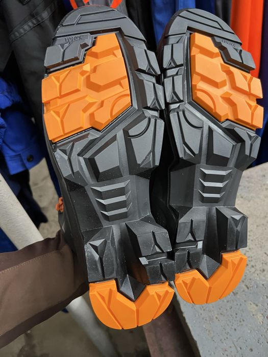 Vand bocanci protectie Uvex marimea 45