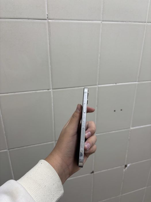 Айфон 12 про.