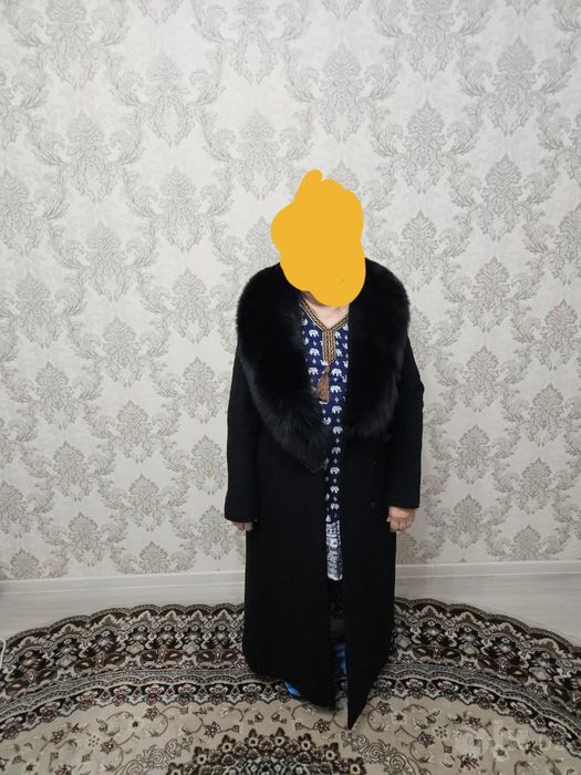 Продаётся новое красивое пальто.
Итальянское  польто 48 размер
Цвет чё