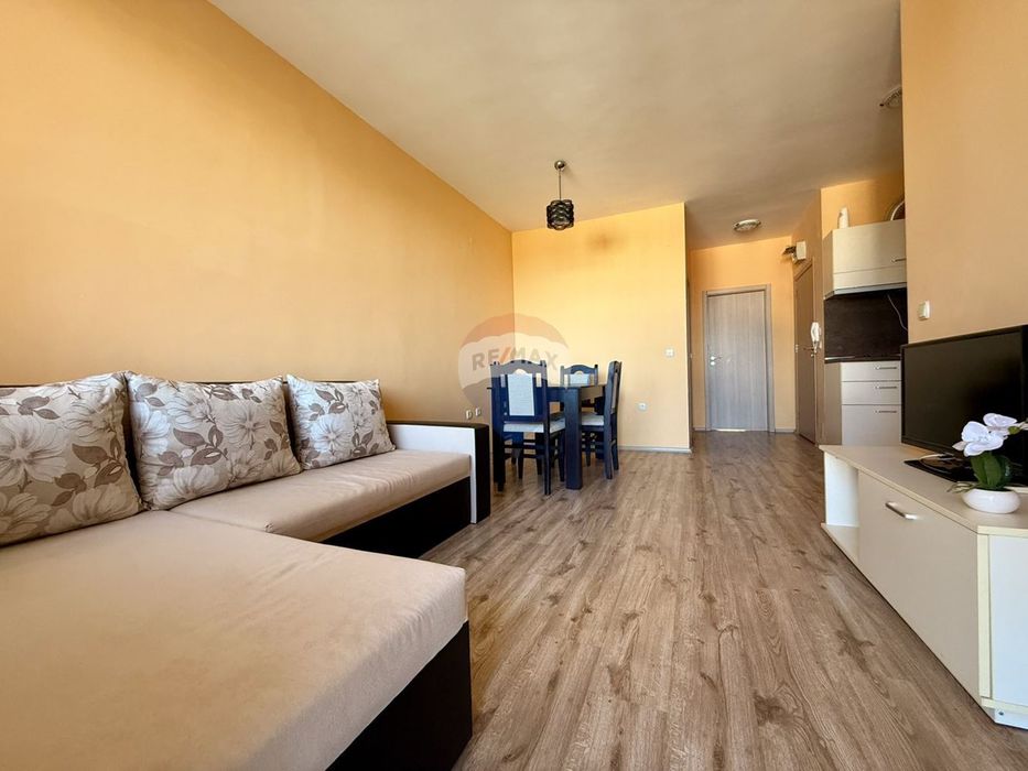 Продава се Двустаен апартамент в Балчик - 5774 кв.м за 6 €/кв.м - Снимка #2