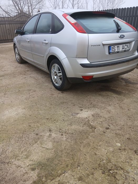 Se vinde ford focus