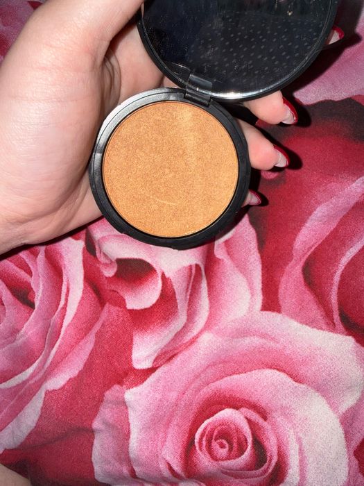 Продавам козметика(нова). Belle Box/ MAC cosmetics