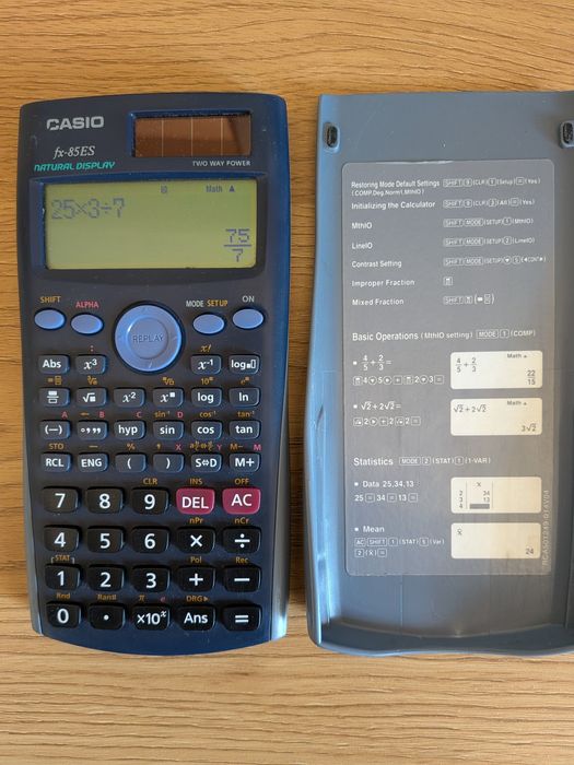 Калкулатор CASIO fx-85 ES