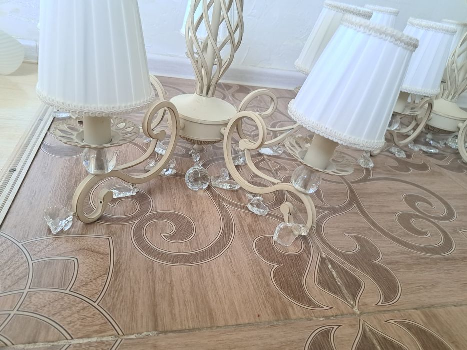 Люстры 3 шт, 1 шт разный