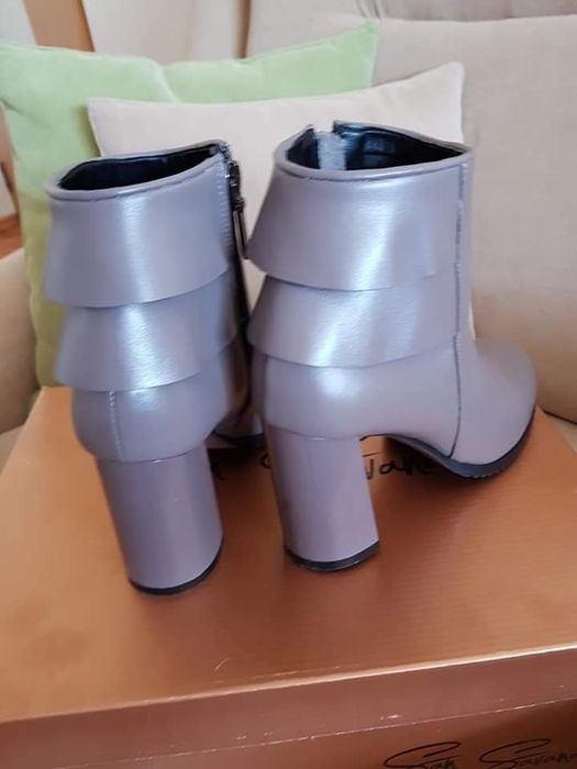 Botine piele, culoarea taupe, marimea 36, toc 7 cm, noi