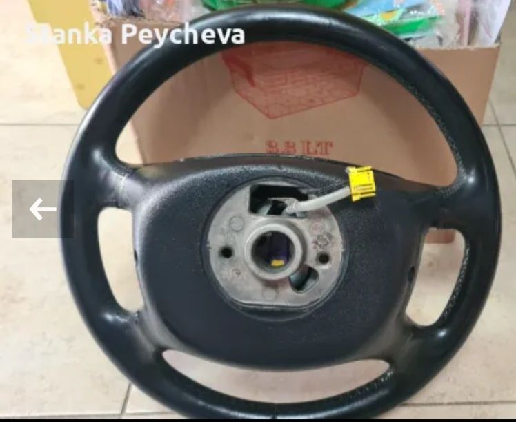 Волан за Ауди със здрав еърбег