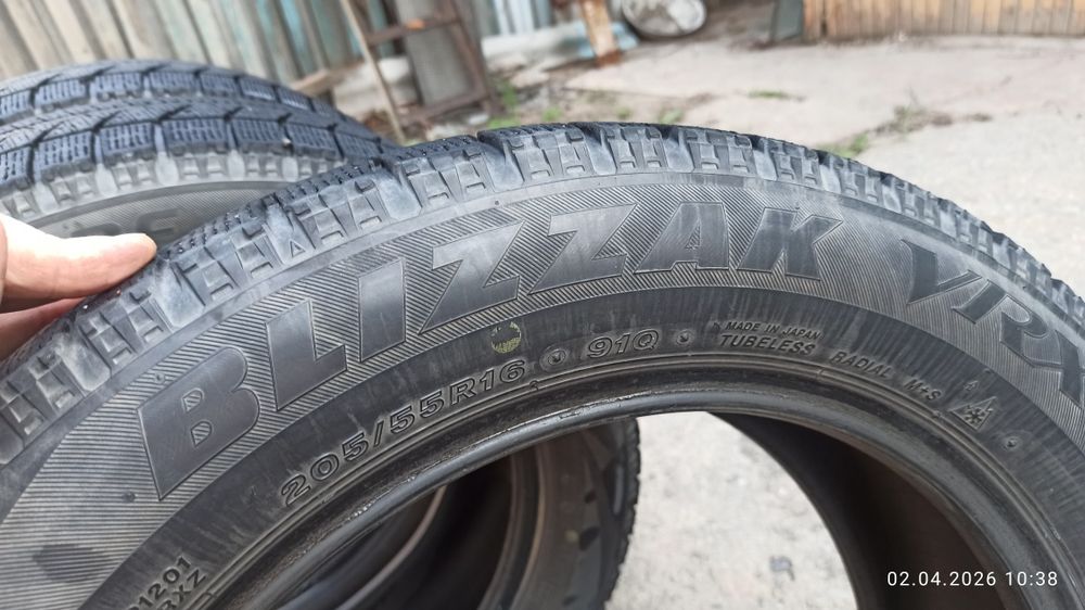 Шины зимние Bridgestone комлект